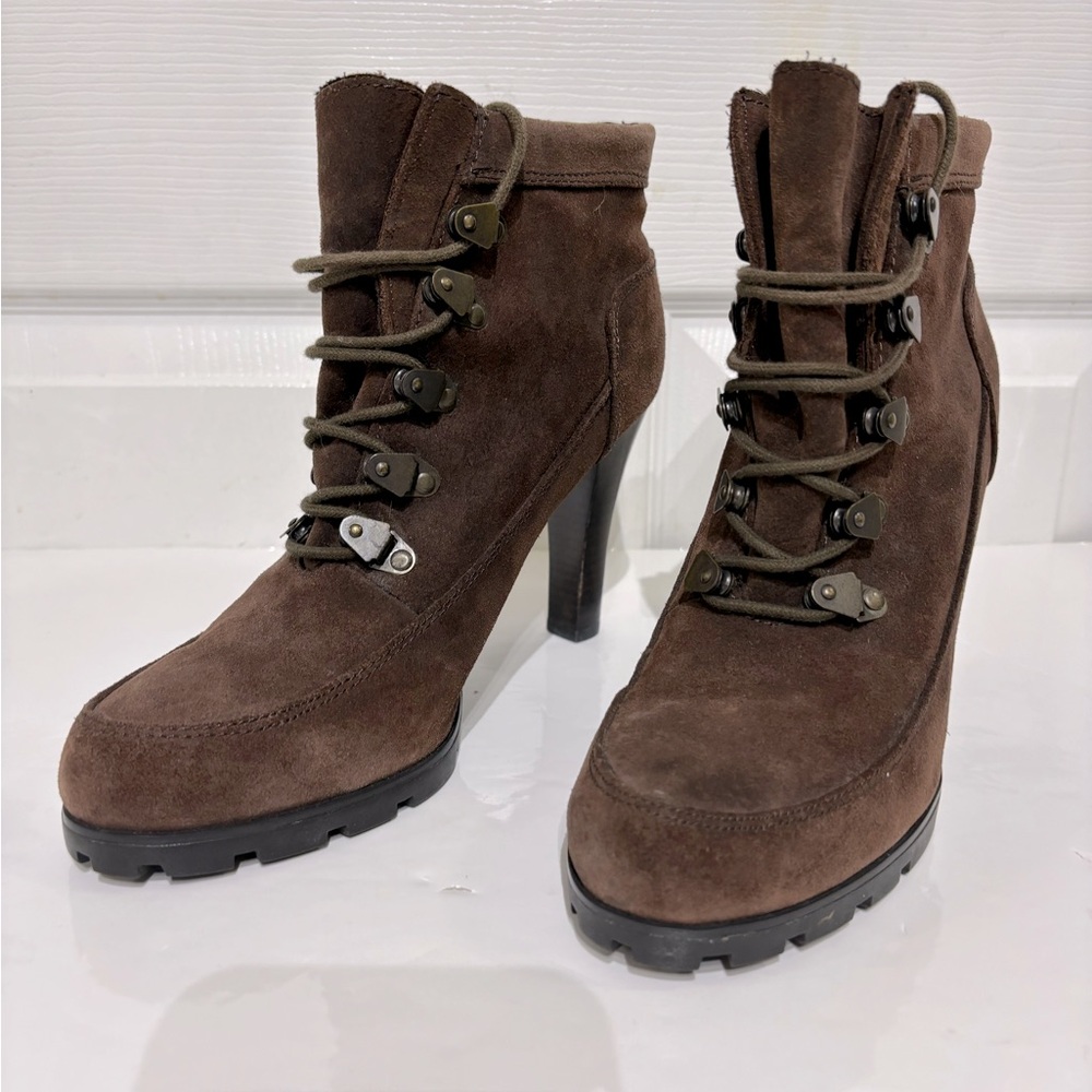 Ralph Lauren Lace up  Brown Suede Heeled Booties. size 9M